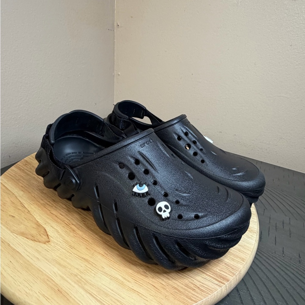 Crocs unisex Echo Clog
Shoes